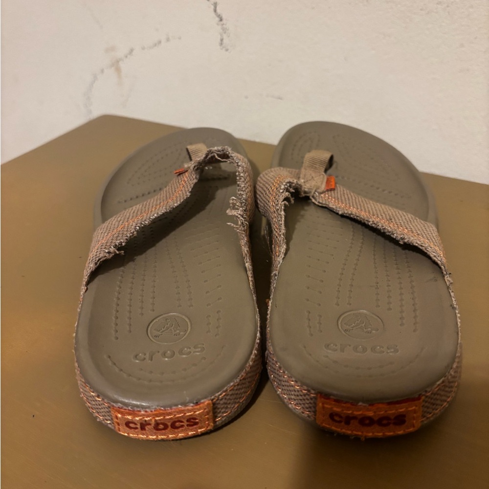 CROCS J3 Kids Sandals in Tan and Orange - Picture 3 of 7